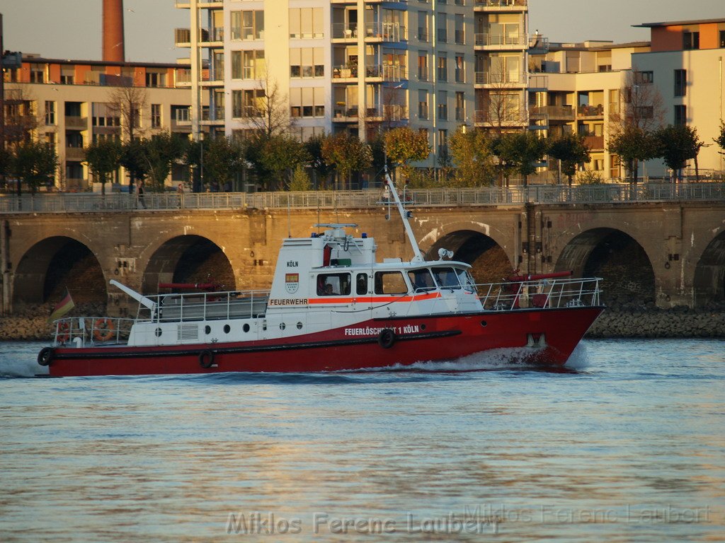 Loeschboot Branddirektor Hans   P046.JPG